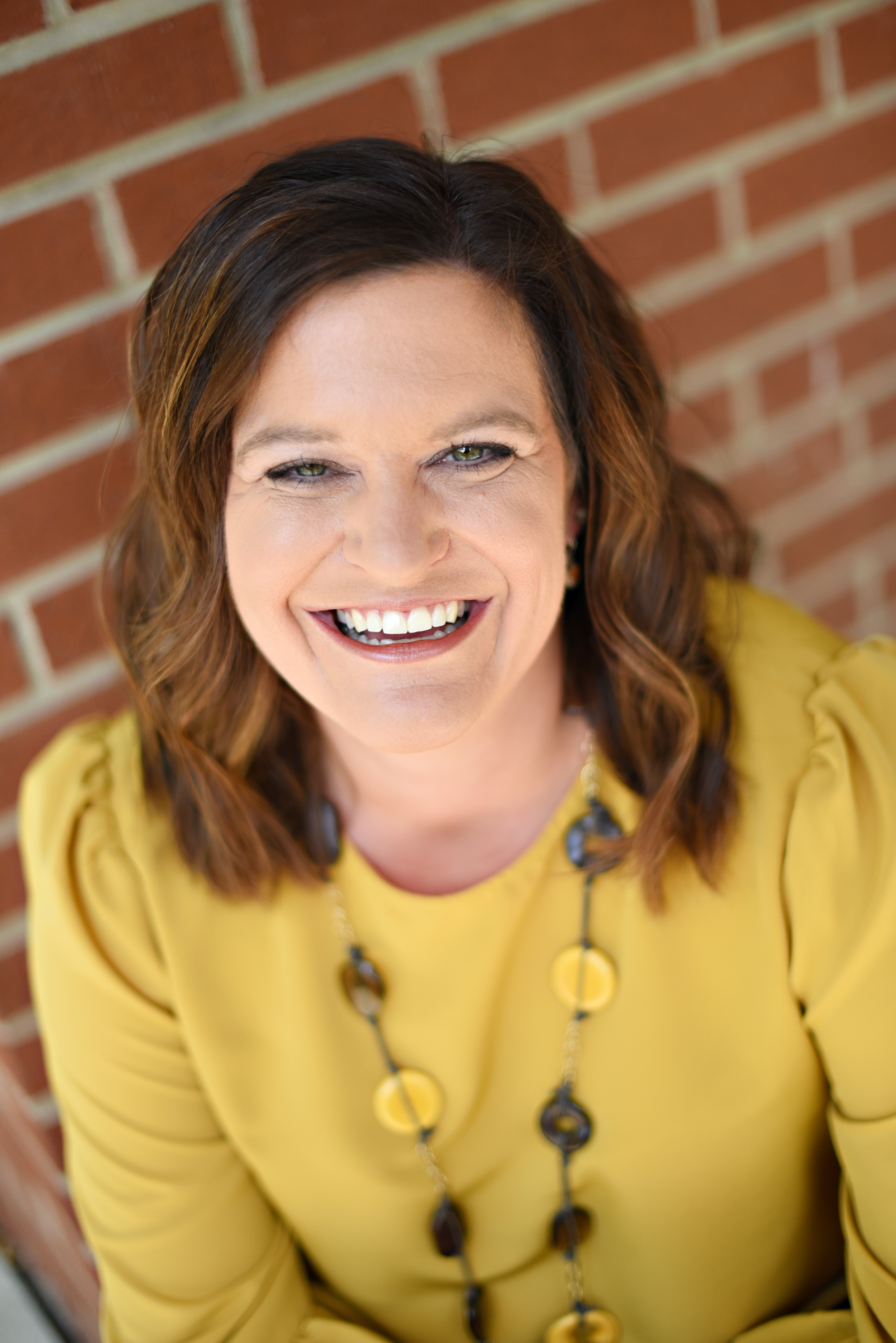 Dr. Suzanne Collins headshot